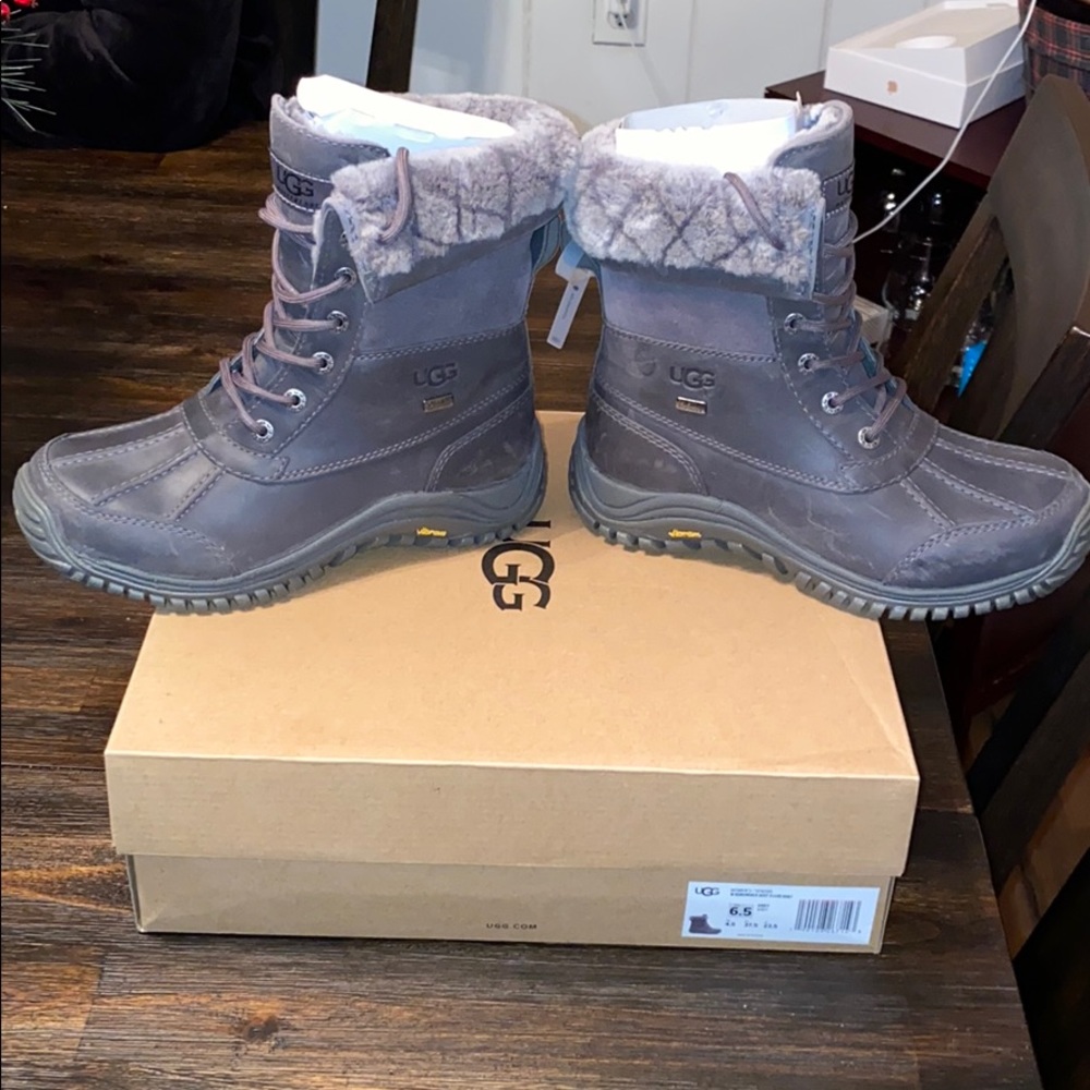 Women’s Uggs! - Picture 4 of 6